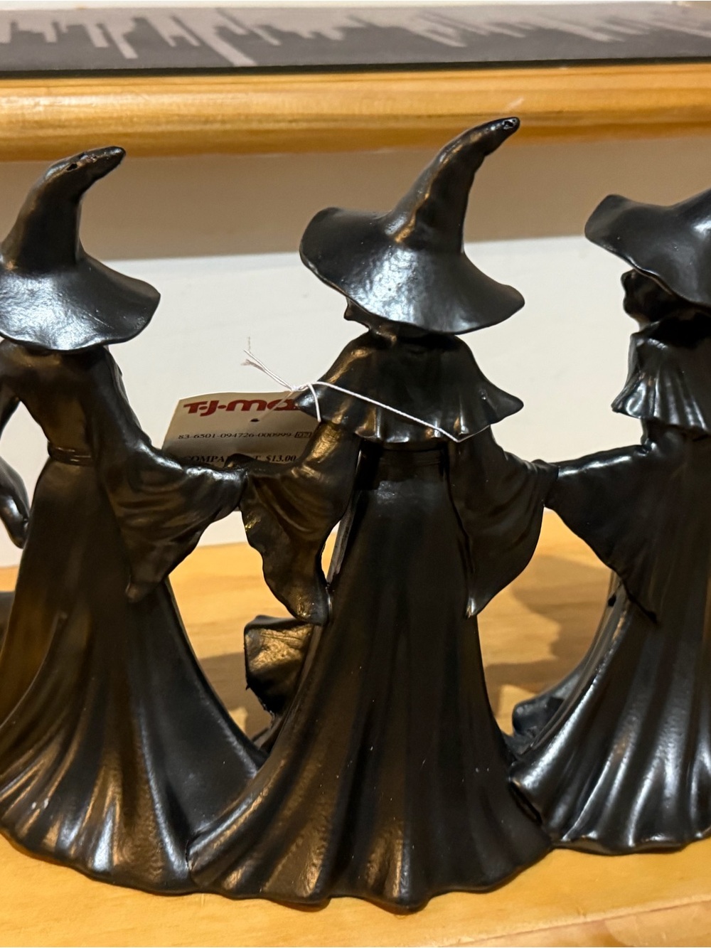 Tahari Three Witches Halloween Figurine New Tahari  viral 2026 halloween - Picture 4 of 4